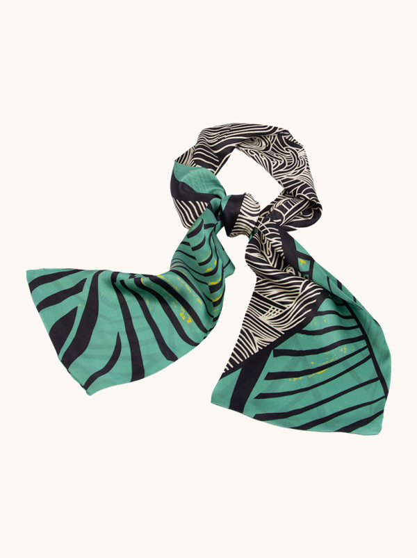 Dwustronny wąski szal z jedwabiu we wzory 15 cm x 150 cm