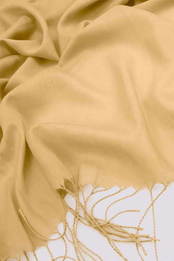 Szal z wiskozy beżowy  z frędzlami 50cm  x 180 cm