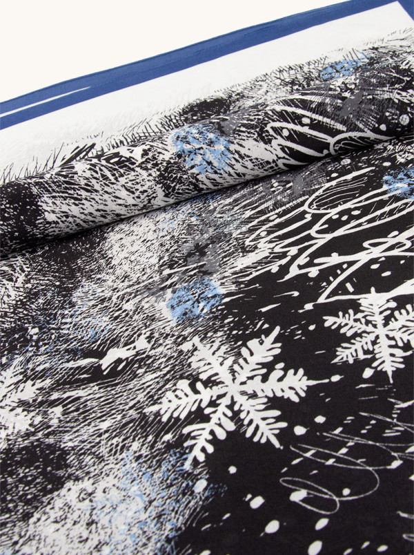 Szal jedwabny biało-czarny z niebieską obwódką 35 cm x 140 cm