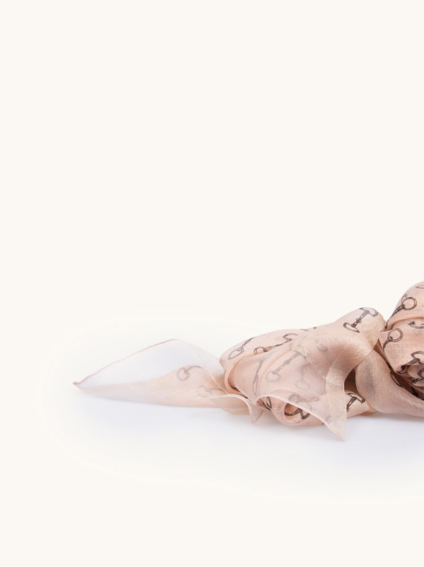 Scarf with wool and silk