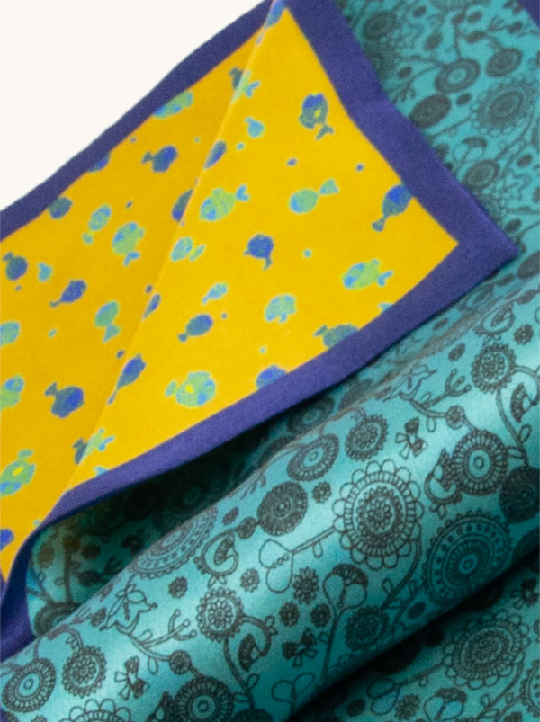 Dwustronny wąski szal jedwabny z granatową lamówką 16x145cm