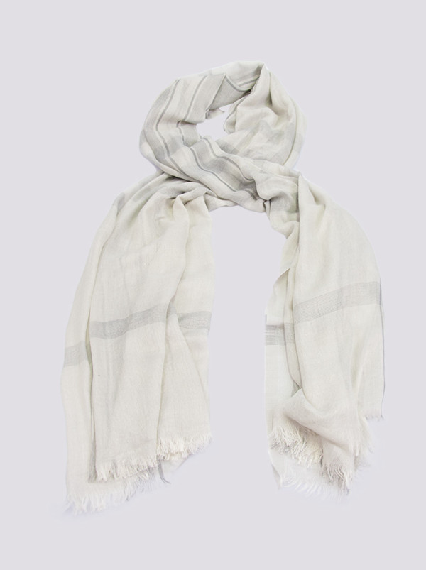 Szal lekki szary  w grafitową kratę  80 cm  x 190 cm