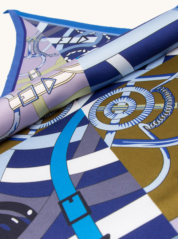 Apaszka trójkątna silk feeling niebieska w pasy 40x120 cm