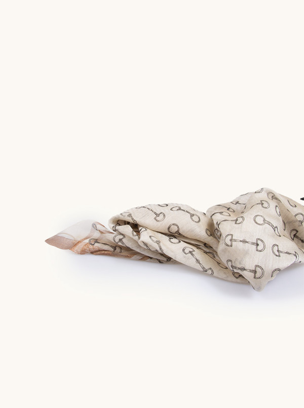 Scarf with wool and silk