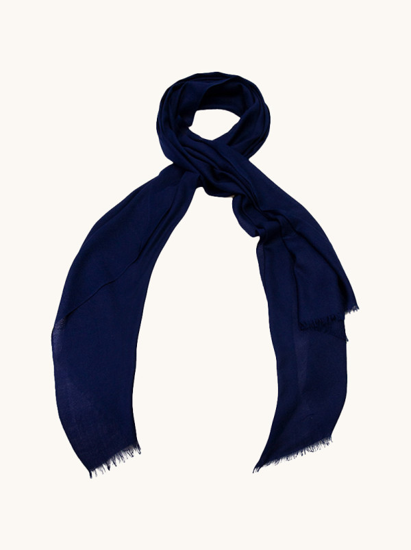 Szal z wełny w kolorze granatowym