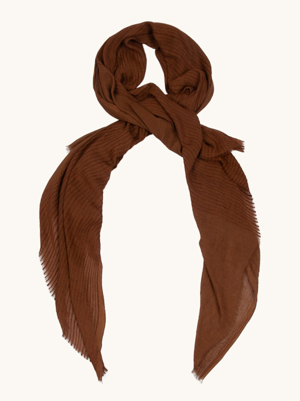 Szal lekki w kolorze brązowym w pasy 90x190cm