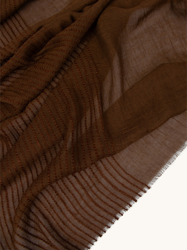 Szal lekki w kolorze brązowym w pasy 90x190cm