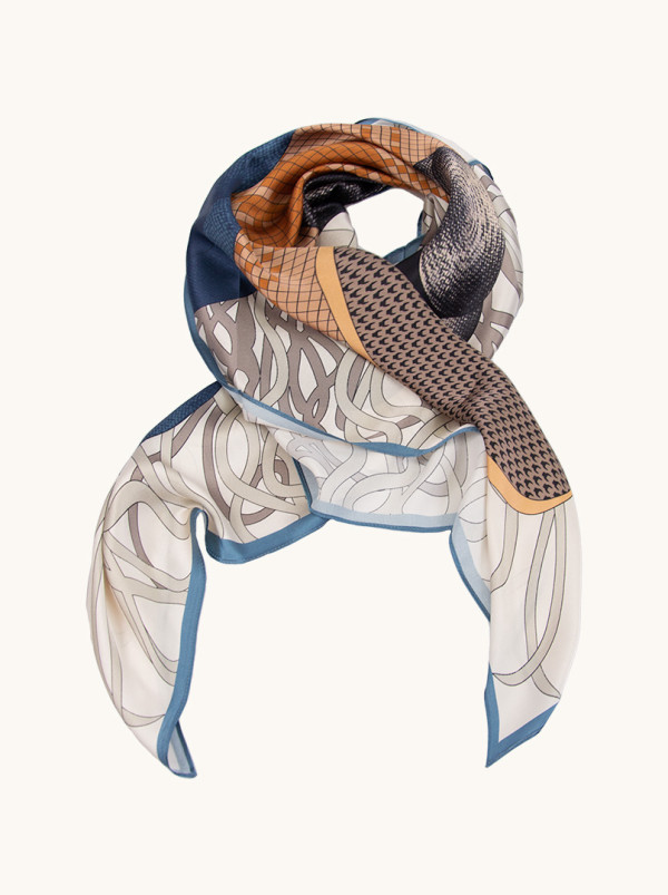 Apaszka 90 cm x 90 cm z jedwabiu z motywem kapelusza