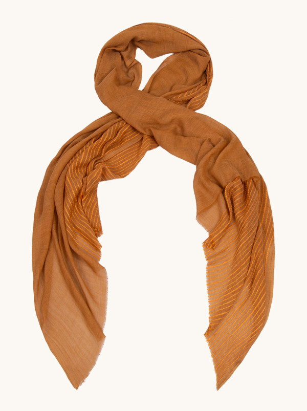 Szal lekki w kolorze jasnobrązowym w pasy 90x190cm