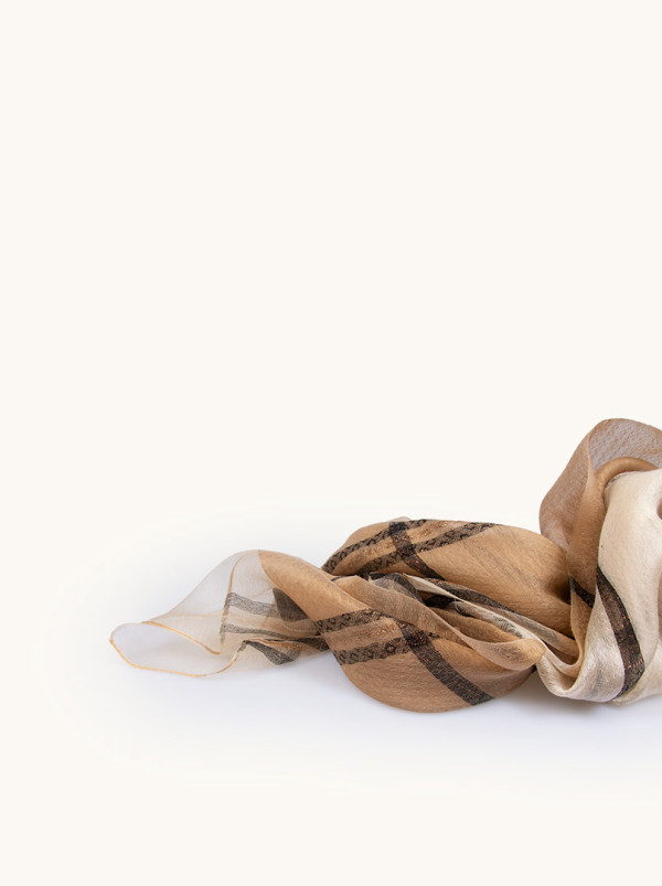 Scarf with wool and silk