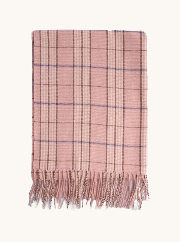 Ciepły, różowy  szal  w kratkę