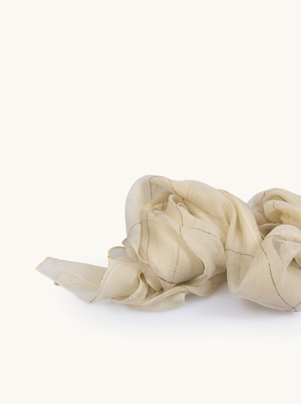 Scarf with wool and silk