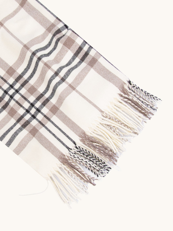 Szal ciepły kremowy w beżowo-czarną kratę z frędzlami 65 cm x 180 cm