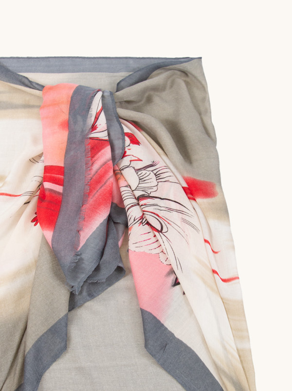 Pareo w kwiaty z szarą obwódką 80 cm x 180 cm