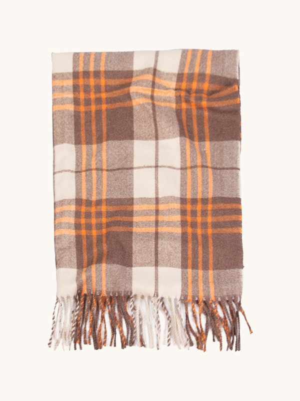 Szal ciepły beżowy w  kratę pomarańczową z frędzlami 65 cm x 180 cm