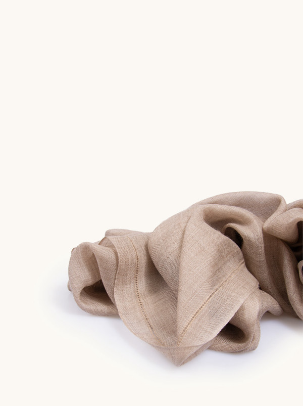 Ekskluzywny szal kaszmirowy w kolorze beżowym 95 cm x 200 cm PREMIUM