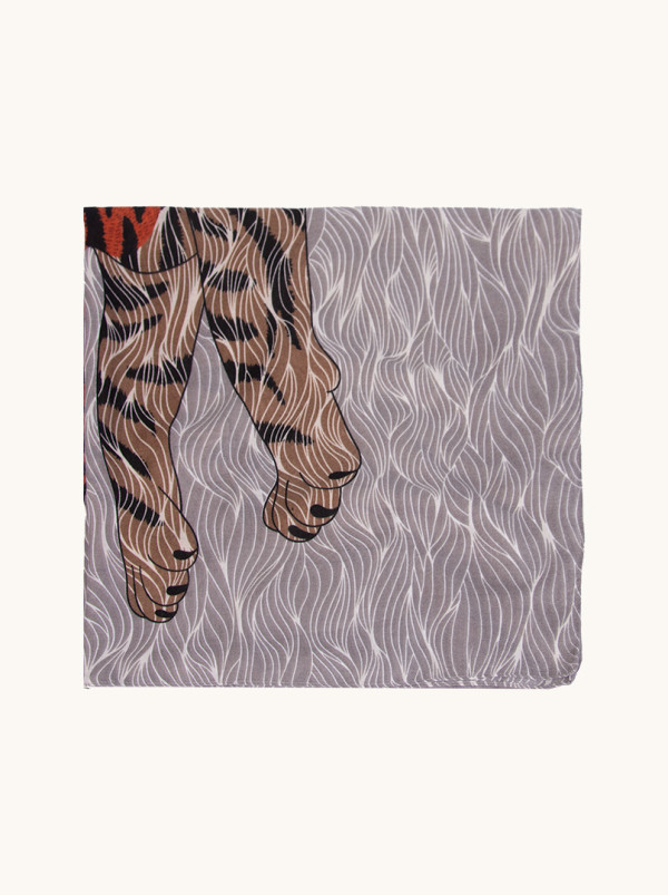 100% viscose scarf gray with a tiger pattern 80x180 cm