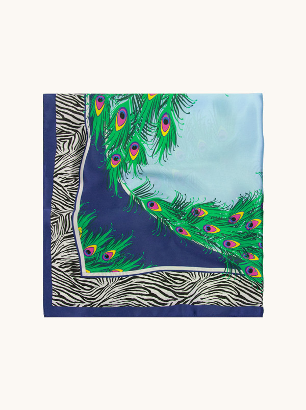 Apaszka jedwabna błękitna z motywem pawich oczek 90x90 cm