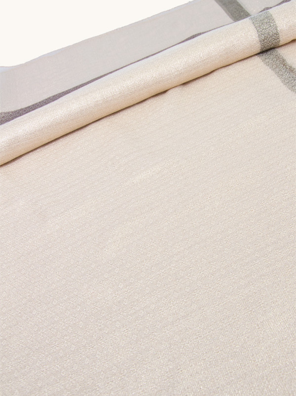 Chusta wieczorowa w kolorze beżowym ze złotym brokatem 90 cm x 90 cm