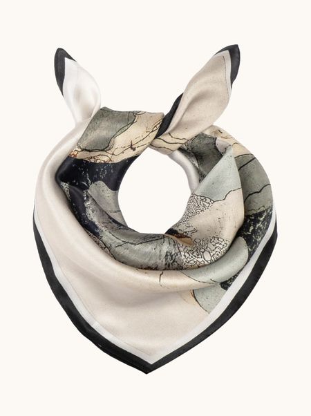 Apaszka jedwabna z motywem abstrakcyjnym 53x53 cm