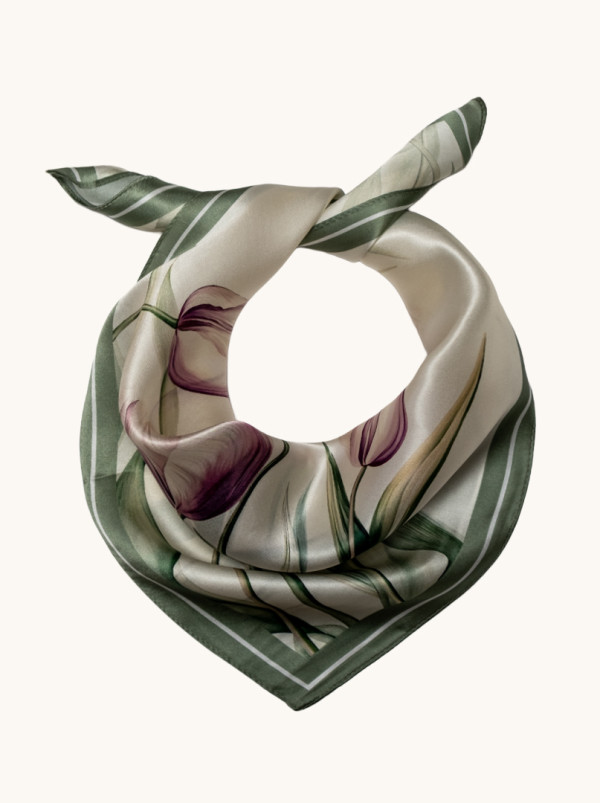 Apaszka jedwabna beżowa w kwiaty 53x53 cm