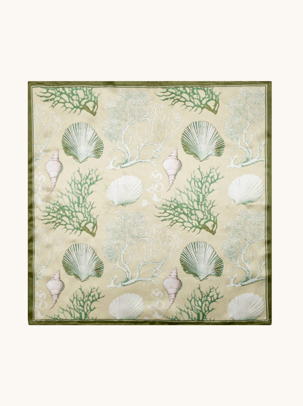 Apaszka jedwabna zielona w muszelki 53x53 cm