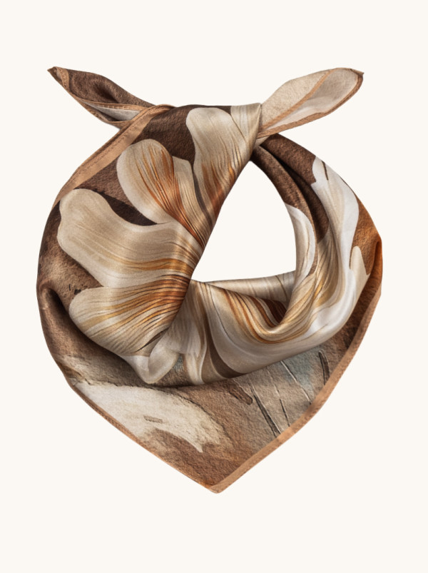 Apaszka jedwabna beżowa z kwiatem piwonii 53x53 cm