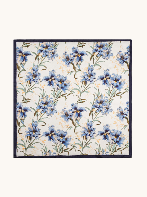 Mała apaszka jedwabna gawroszka niebieska w kwiaty 53cm x53cm