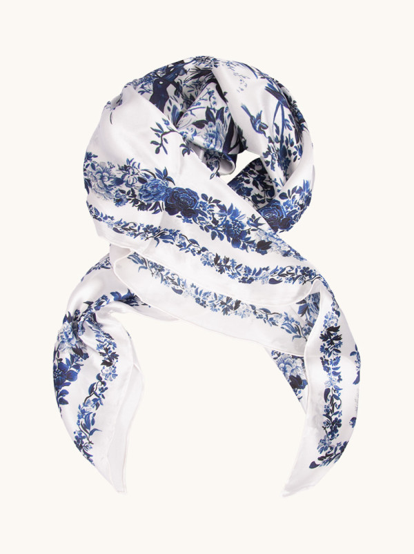 Apaszka jedwabna inspirowana wzornictwem porcelanowym  90 cm x 90 cm