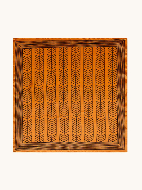 Apaszka jedwabna pomarańczowa w czarną jodełkę 53x53 cm