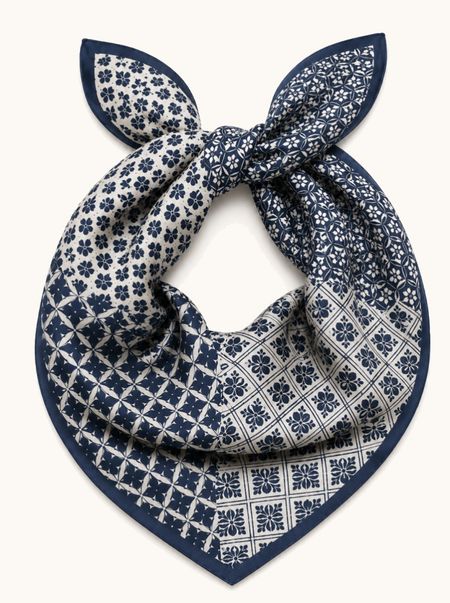 Small women's silk scarf with herringbone pattern, 53 cm x 53 cm