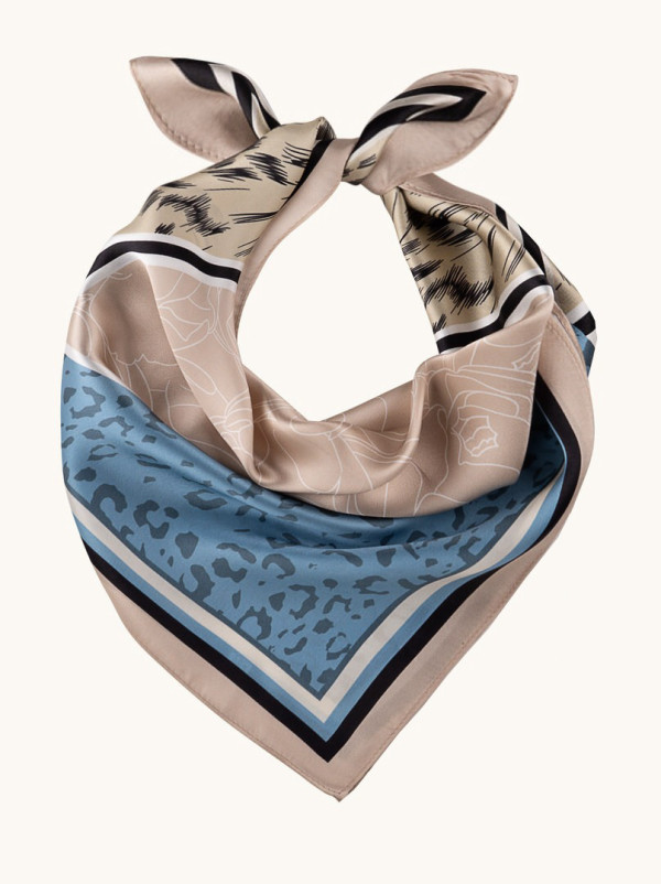 Apaszka jedwabna beżowo-niebieska z motywem zwierzęcym i kwiatowym 53x53 cm