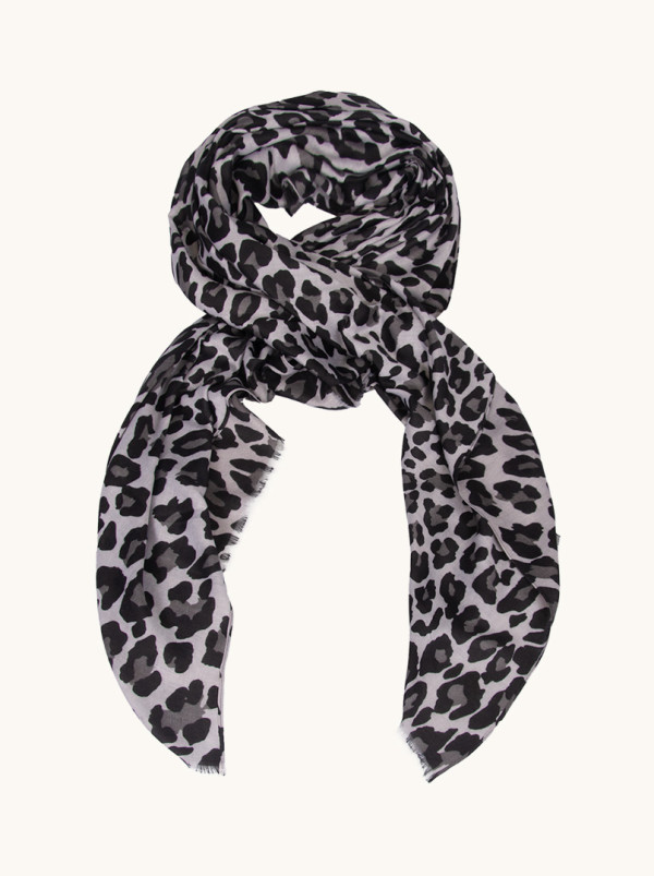 Szal wiskozowy z motywem zwierzęcym w grafitowe cętki 90cm x 180cm