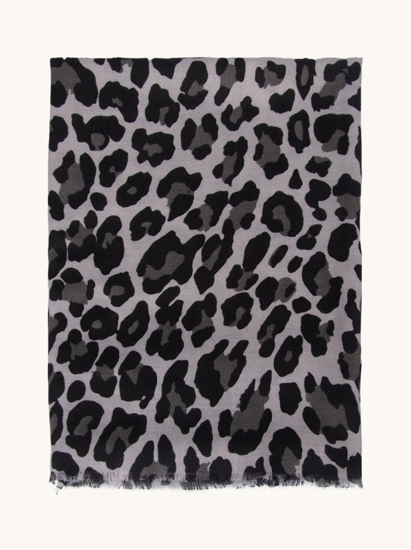 Szal wiskozowy z motywem zwierzęcym w grafitowe cętki 90cm x 180cm