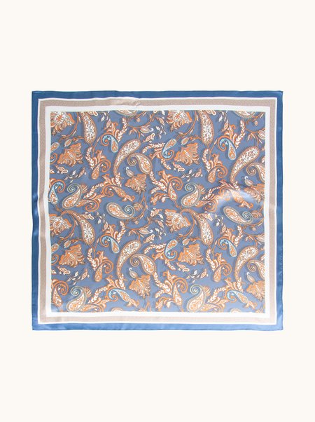 Apaszka jedwabna niebieska w paisley 70x70 cm