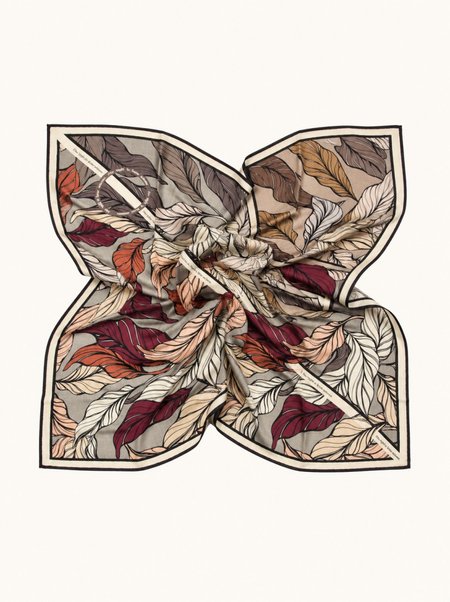 Wool and silk scarf with a floral pattern, 90x90 cm