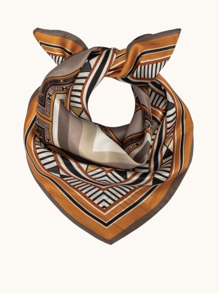 Silk scarf in geometric pattern 53x53 cm