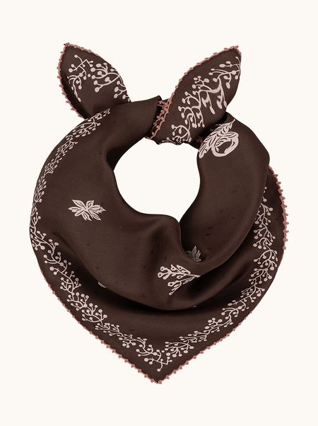 Apaszka jedwabna brązowa z motywem roślinnym 53x53 cm