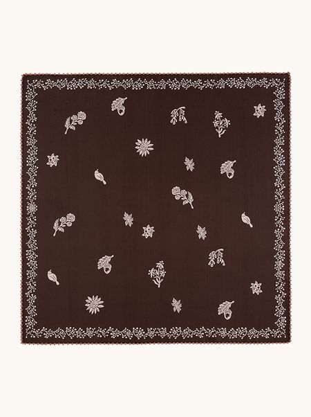 Apaszka jedwabna brązowa z motywem roślinnym 53x53 cm