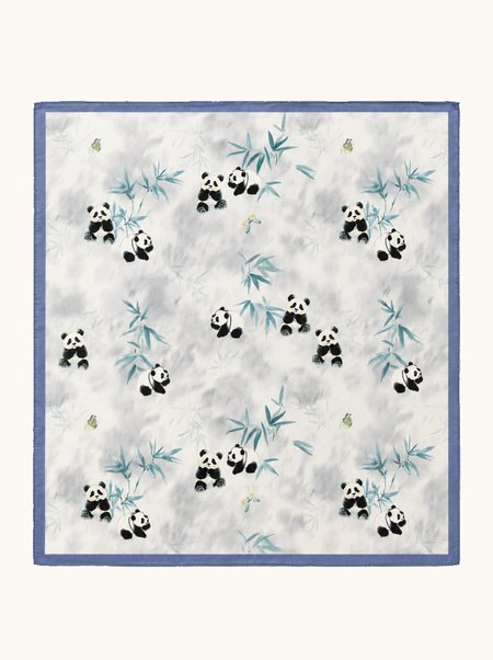 Apaszka jedwabna błękitna w pandy 53x53 cm