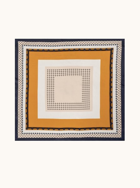 Jedwabna apaszka w geometryczny wzór 53x53 cm 
