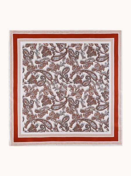 Jedwabna apaszka beżowa w paisley 53x53 cm 