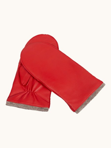 Brown sheepskin gloves insulated with wool