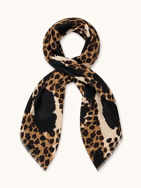 Scarf, 100% viscose, with an animal print, 80x180 cm
