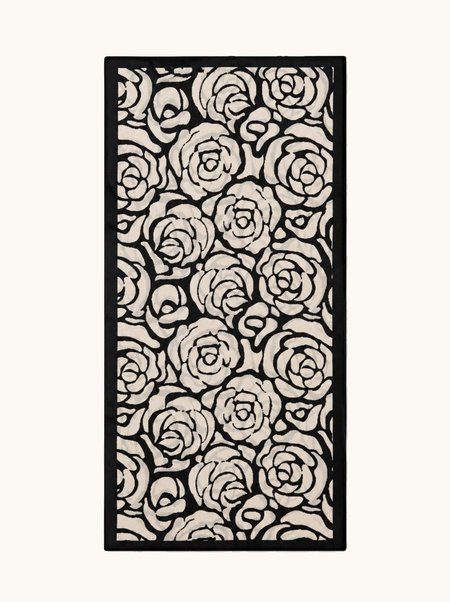 Cream-colored silk scarf with black roses, 16x145 cm