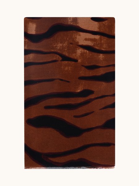 Brown 100% viscose scarf with an animal print, 90x180 cm