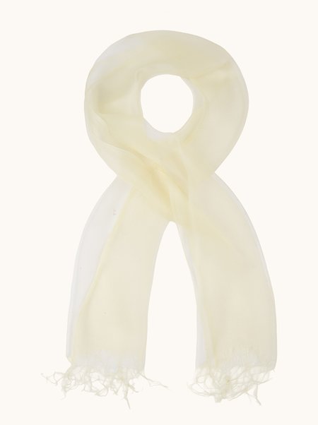 Formal scarf in a butter-colored shade, 70x180 cm