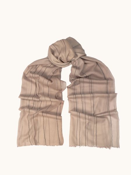 Szal 100% wełna w odcieniu przygaszonego różu 105x210 cm