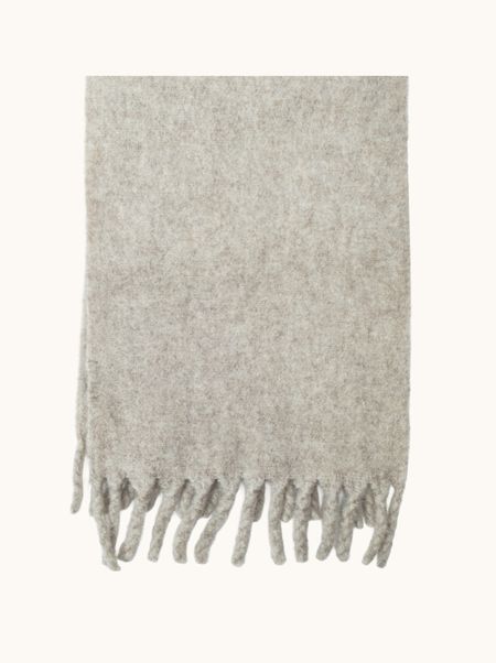 Ciepły szalik beżowy gładki z frędzlami 32x173 cm