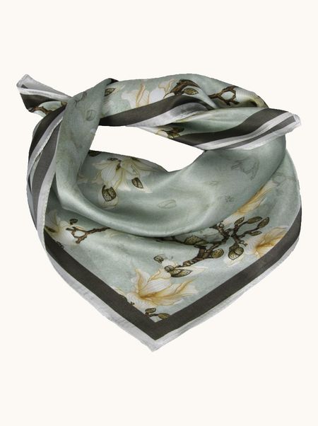 Apaszka jedwabna zielona w kwiaty 53x53 cm